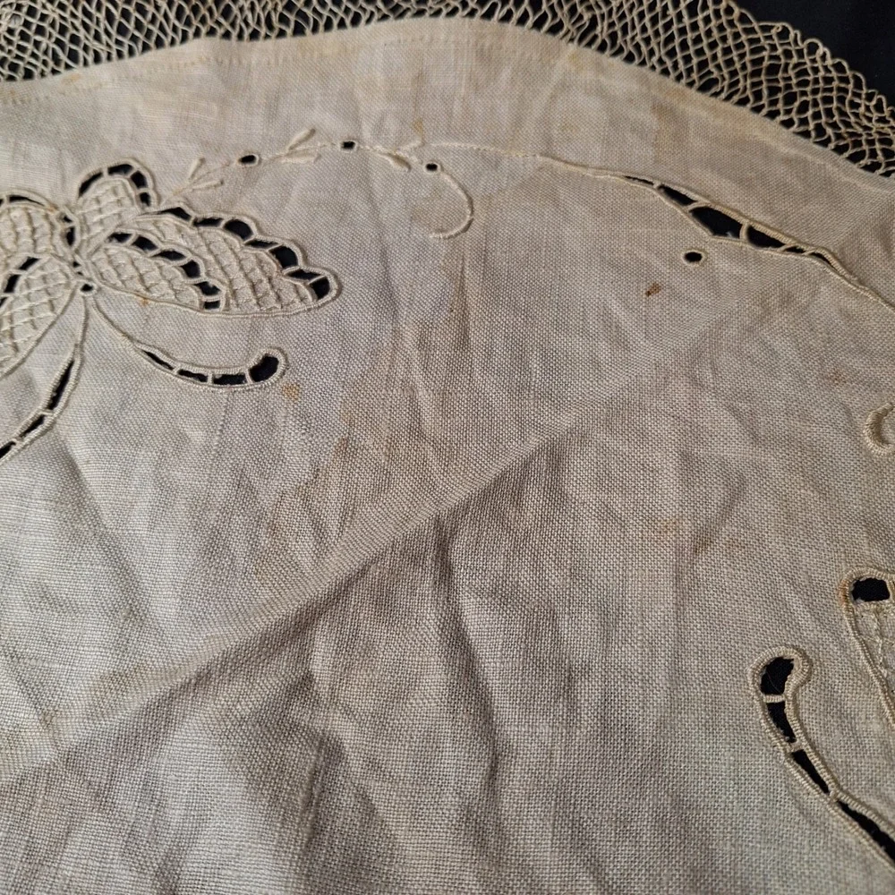 N/A vintage round